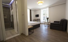 Riverside Residence